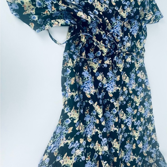 HALF BUTTON MIDI TEA DRESS SS FLORAL
BLACK - Picture 5 of 10